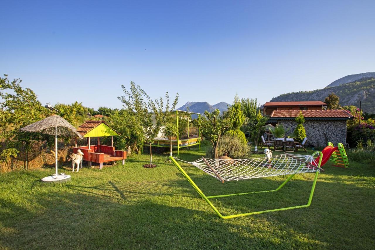 Flora Pansiyon Cirali Apartment Kemer Luaran gambar
