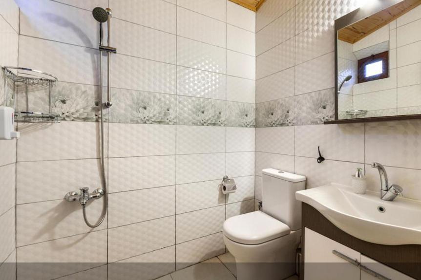 Flora Pansiyon Cirali Apartment Kemer Luaran gambar
