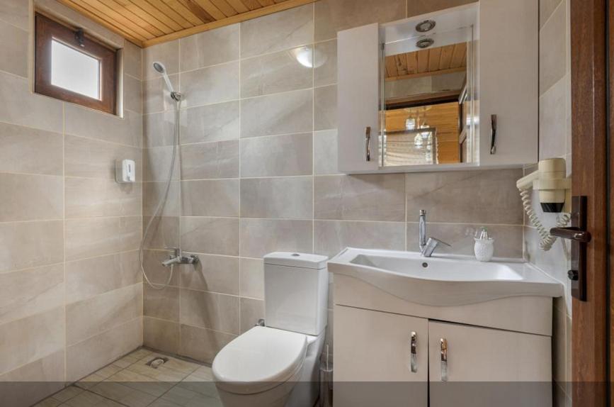 Flora Pansiyon Cirali Apartment Kemer Luaran gambar