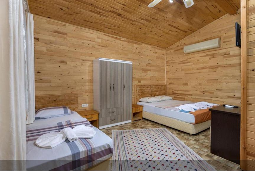 Flora Pansiyon Cirali Apartment Kemer Luaran gambar