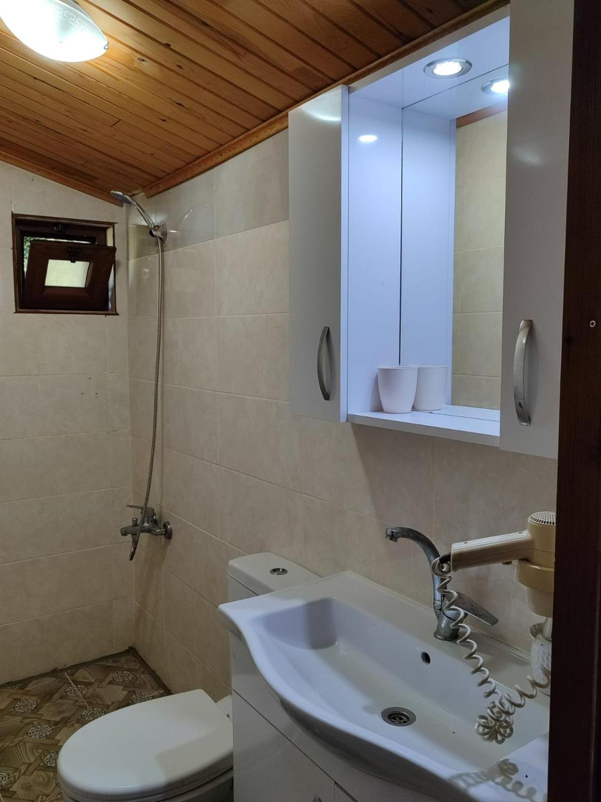 Flora Pansiyon Cirali Apartment Kemer Luaran gambar