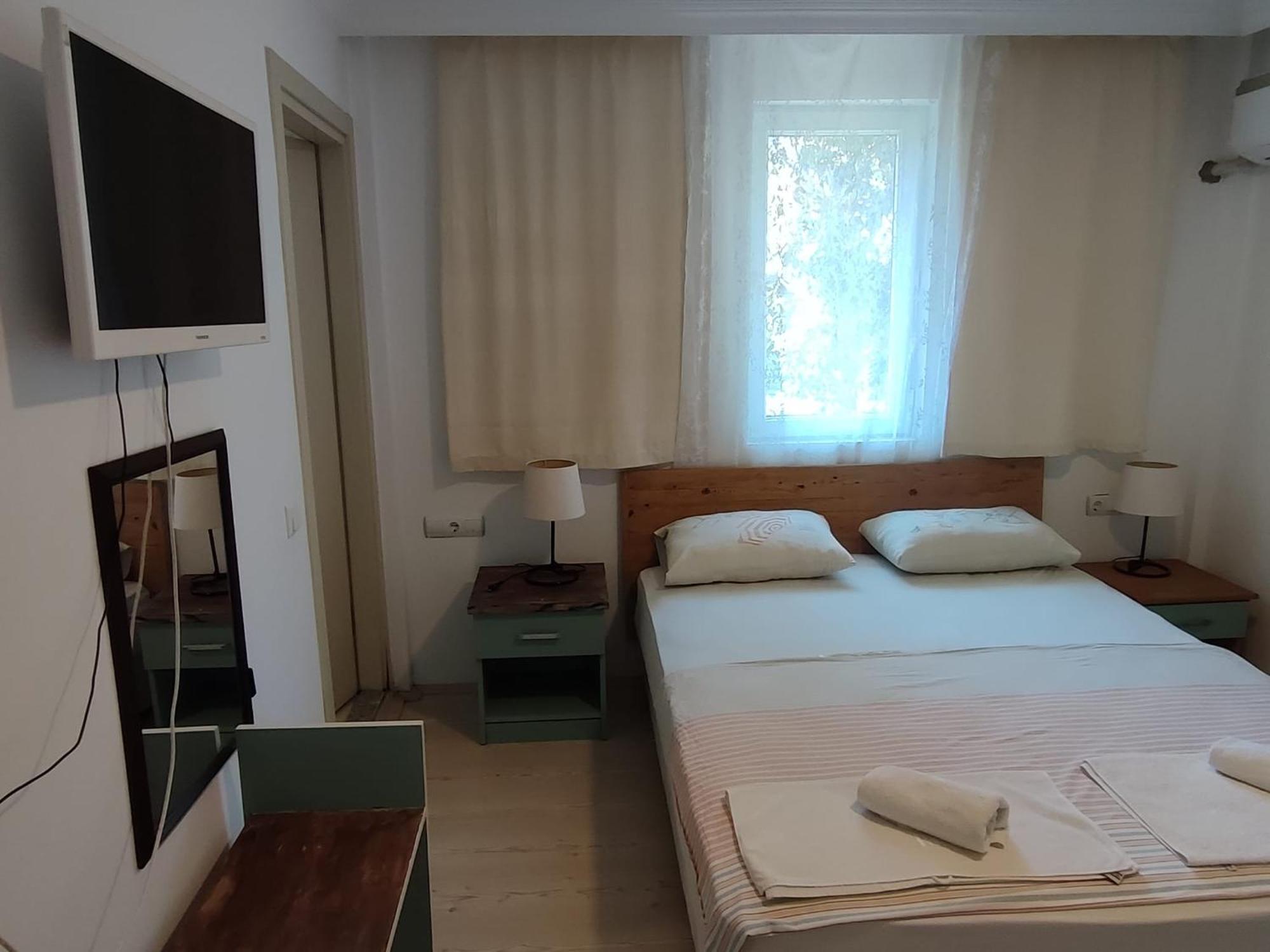 Flora Pansiyon Cirali Apartment Kemer Luaran gambar