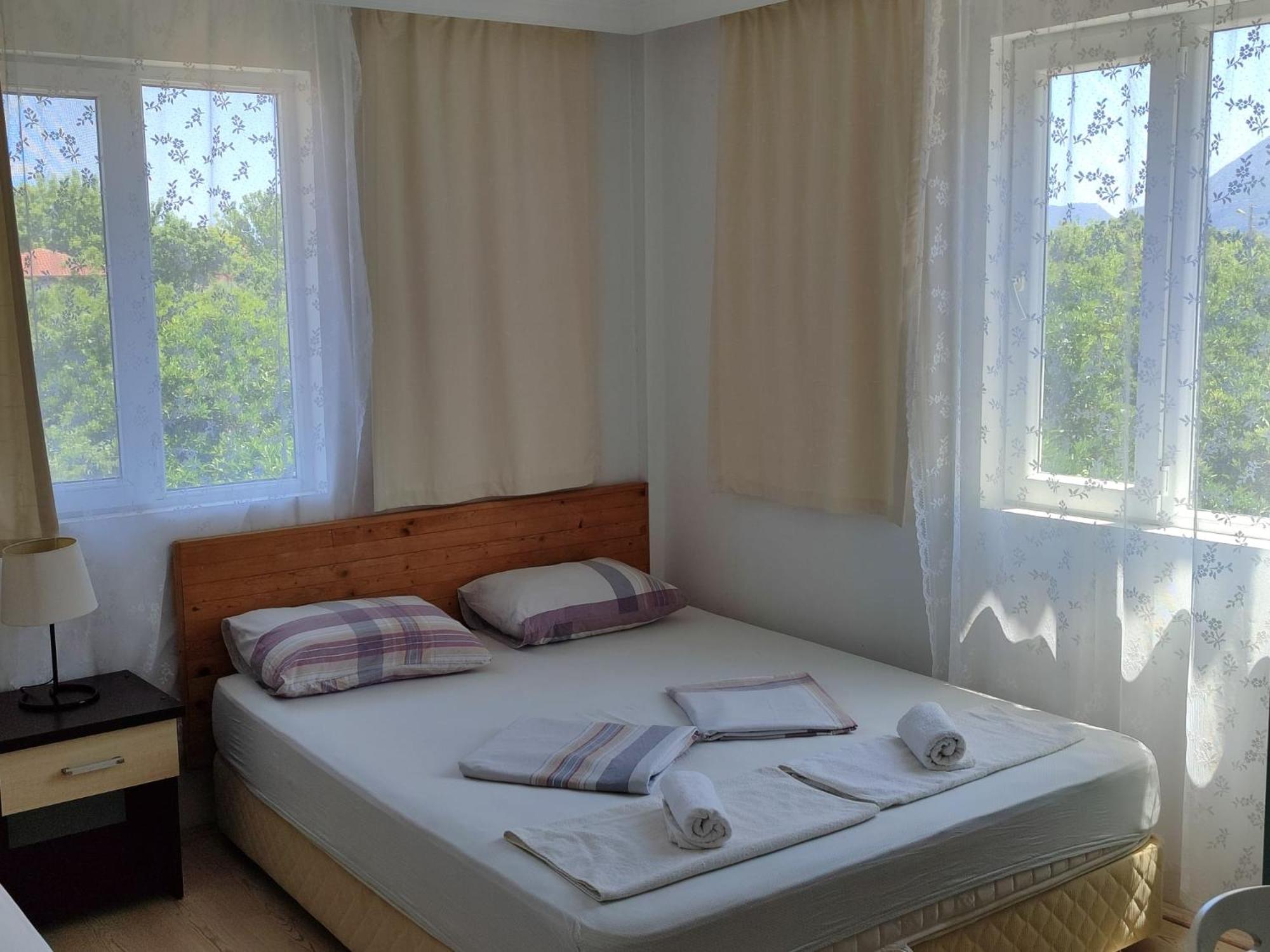 Flora Pansiyon Cirali Apartment Kemer Luaran gambar