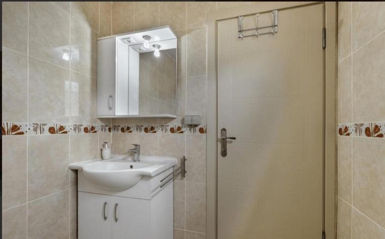 Flora Pansiyon Cirali Apartment Kemer Luaran gambar